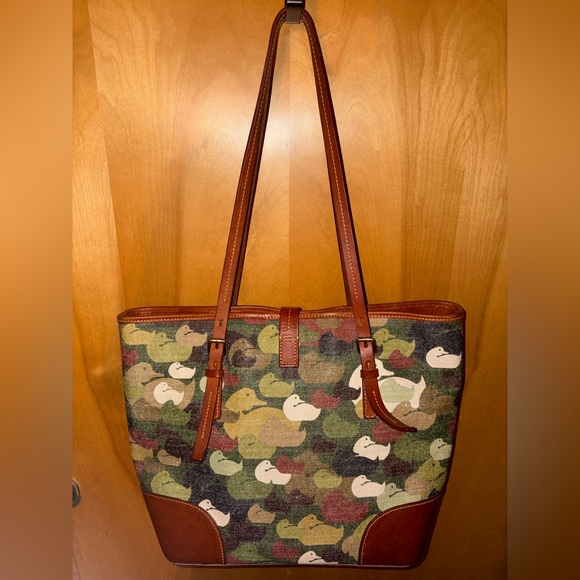 Dooney and Bourke Dover Duck Dynasty Tote - Picture 3 of 9